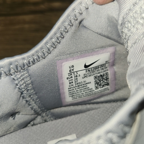 Nike Flex Runner 3 Grey/White FN1294-001. Size 6 Youth and Women's 7.5 or 8. - Picture 4 of 14